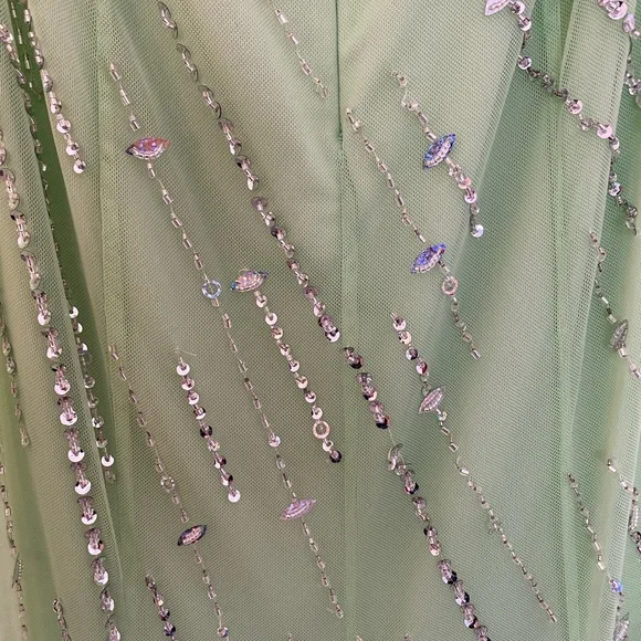 PROM DRESS - Picture 7 of 10